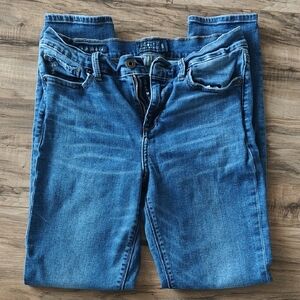 EUC Lucky Brand Lightly Distressed Skinny Jeans